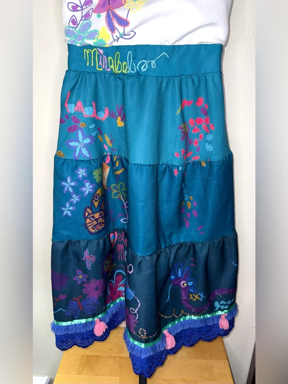 Disney Parks Encanto Deluxe Mirabel Dress Encanto Movie, girls size 7/8, EUC